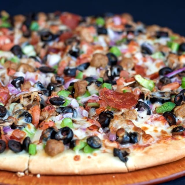 Deluxe Pizza (12").